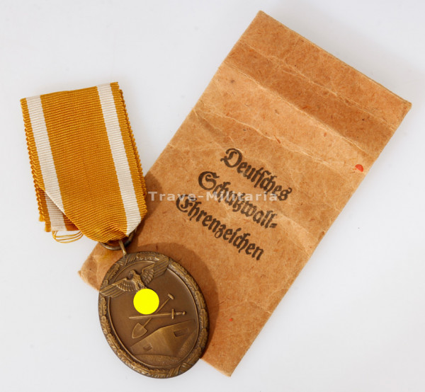 Deutsches Schutzwall-Ehrenzeichen in Tüte