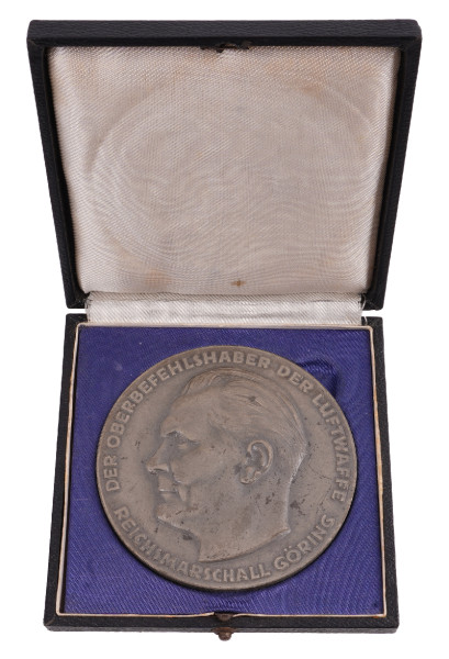 Medaille für ausgezeichnete Leistungen im technischen Dienst der Luftwaffe im Etui