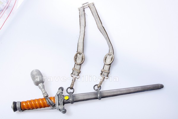 Wehrmacht Offiziersdolch mit Portepee und Gehänge