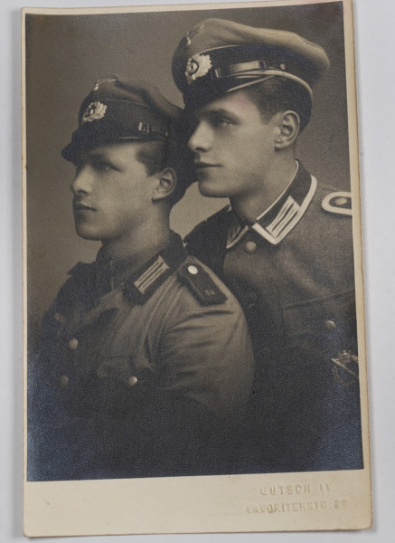 1 Portraitfoto 2er Brüder bei der Wehrmacht