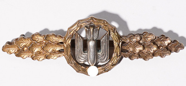 Frontflugspange für Kampfflieger in Gold