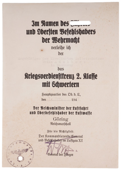 Urkunde Kriegsverdienstkreuz 2.Klasse mit Schwertern Erika Adalbert