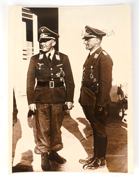 Pressefoto 1941 "Der Kommandeur der Fallschirmtruppe bei Korinth"