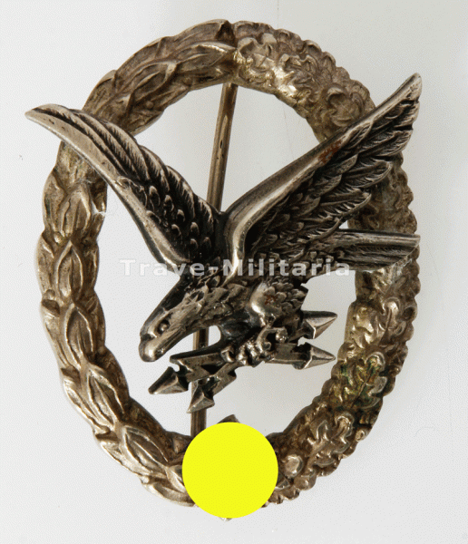 Fliegerschützenabzeichen mit Blitzbündeln
