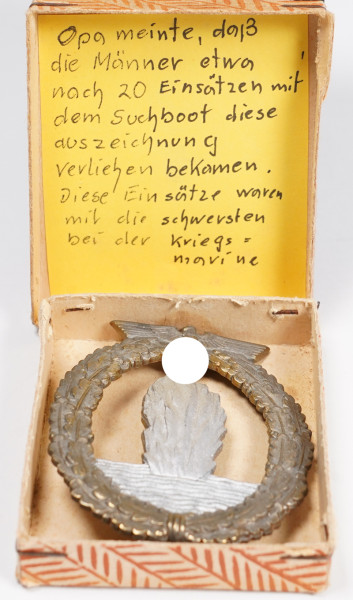Minensucherkriegsabzeichen im Pappetui