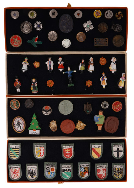 61 WHW-Abzeichen aus alter Sammlung