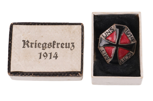 Kriegskreuz 1914 im Pappschachtel