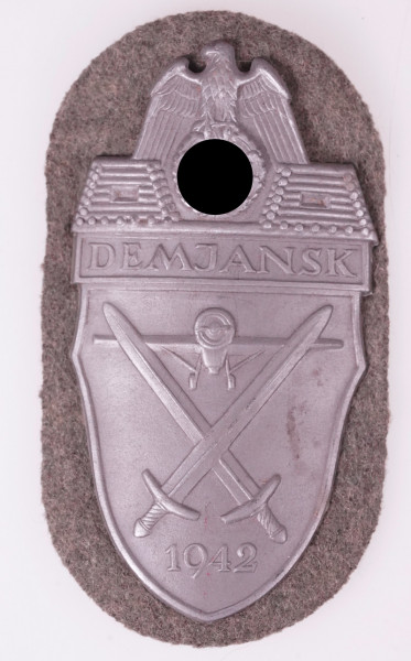 Demjanskschild auf Heeresstoff