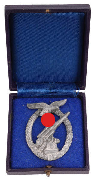 Flakkampfabzeichen der Luftwaffe im Etui