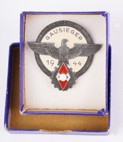 Abzeichen für Gau-Sieger in Reichsberufswettkampf 1944 im Etui
