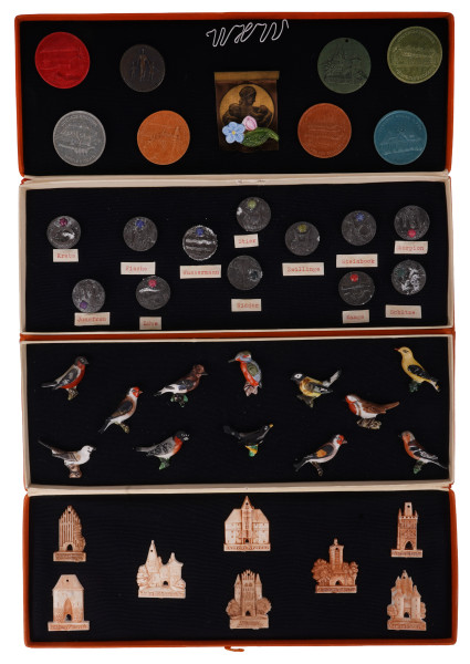 42 WH-Abzeichen aus alter Sammlung