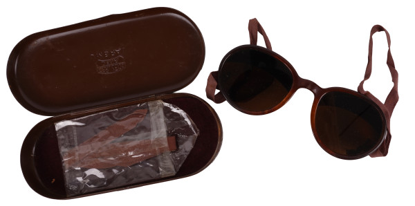 Wehrmacht Sonnenschutzbrille "Umbral" im Brillenetui