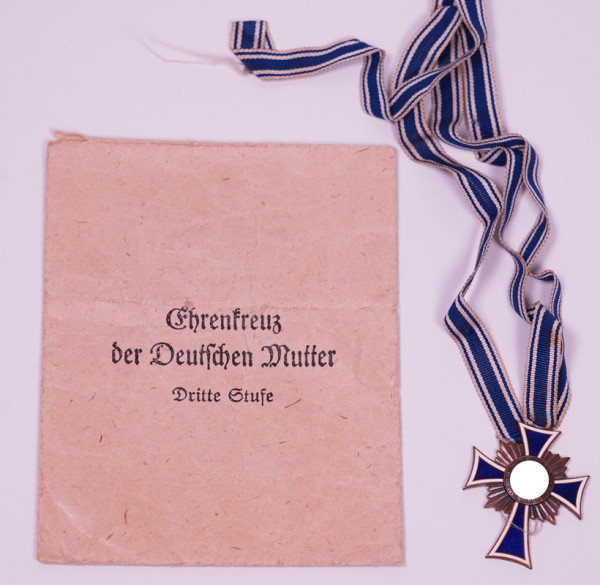 Ehrenkreuz der Deutschen Mutter in Bronze mit Tüte