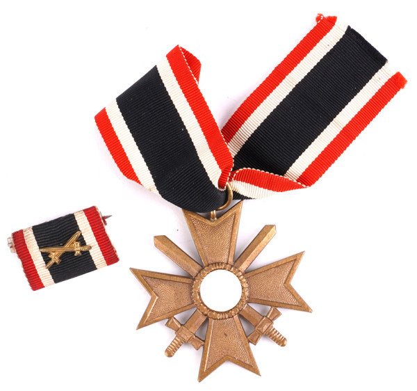 Kriegsverdienstkreuz 2. Klasse mit Schwertern