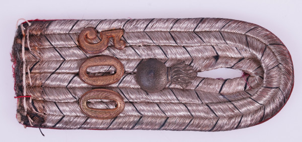 Deutsches Reich Schulterklappe Leutnant im Feldartillerie- Regiment 500