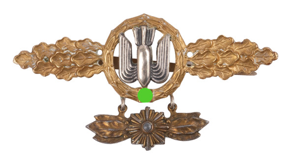 Frontflugspange für Kampfflieger in Gold mit Sternanhänger