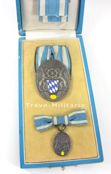 Treudienstabzeichen der Bayerischen Industrie im Etui mit Miniatur - sehr selten