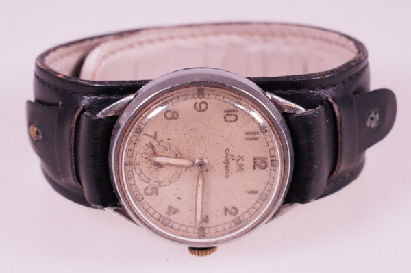 Kriegsmarine K.M. Dienstuhr Siegerin