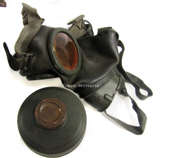 Wehrmacht Gasmaske mit Behälter