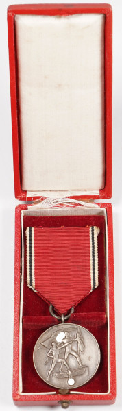 Medaille zur Erinnerung an den 13. März 1938 im Etui