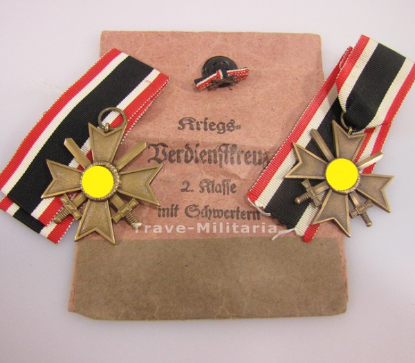 LOT 2 mal Kriegsverdienstkreuz mit Schwertern mit 2 Bänder + 1 Tüte