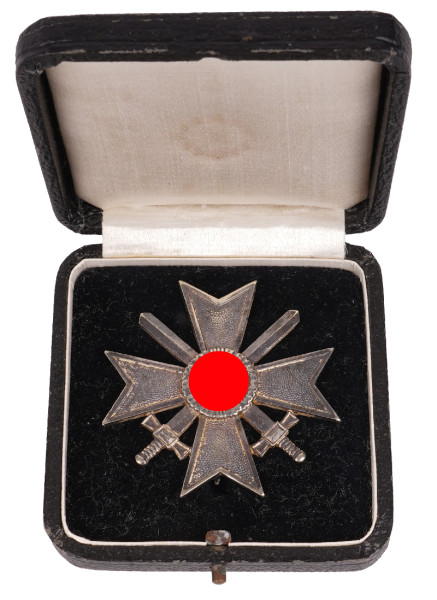 Kriegsverdienstkreuz 1. Klasse mit Schwertern im Etui