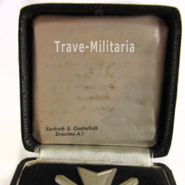 Kriegsverdienstkreuz 1. Klasse mit Schwertern im Etui Hersteller 62