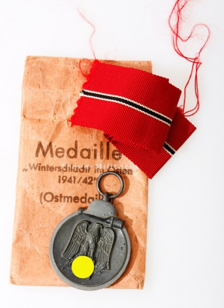 Medaille Winterschlacht im Osten 1941/42 mit Tüte
